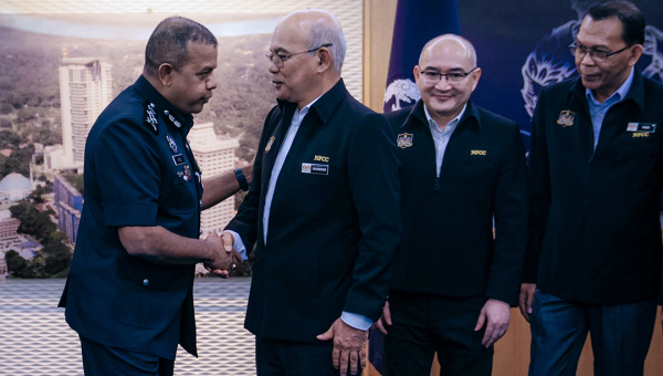 COURTESY  VISIT TO YDH TAN SRI DEPUTY CHIEF OF STATE POLICE (DIG)