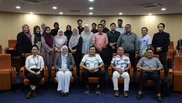 KURSUS PENGENALAN APLIKASI CANVA