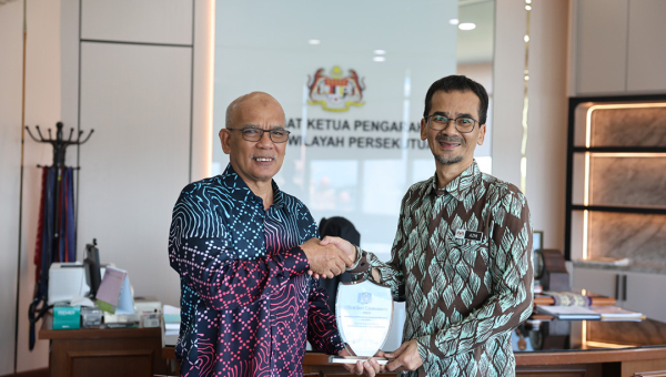 KUNJUNGAN HORMAT NFCC KE PEJABAT KETUA PENGARAH JABATAN WILAYAH PERSEKUTUAN